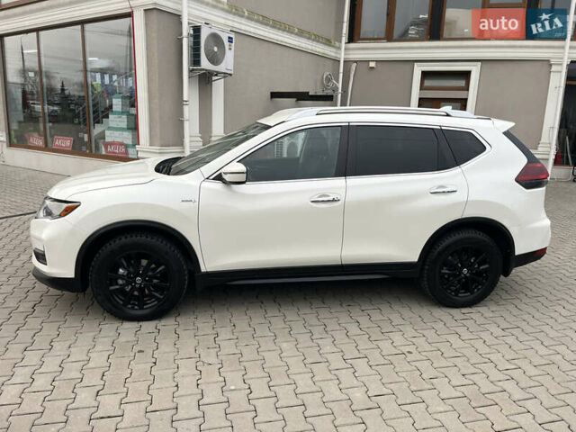 Белый Ниссан Rogue, объемом двигателя 2.5 л и пробегом 120 тыс. км за 14300 $, фото 2 на Automoto.ua