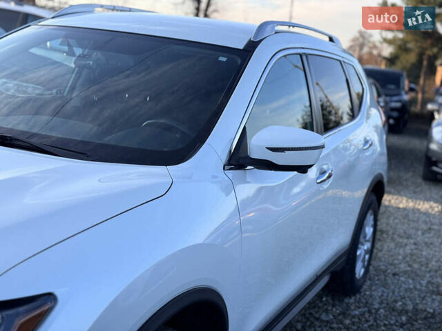 Белый Ниссан Rogue, объемом двигателя 2.5 л и пробегом 151 тыс. км за 14300 $, фото 24 на Automoto.ua