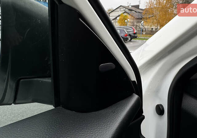 Белый Ниссан Rogue, объемом двигателя 2.5 л и пробегом 120 тыс. км за 13900 $, фото 22 на Automoto.ua