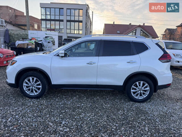 Белый Ниссан Rogue, объемом двигателя 2.5 л и пробегом 151 тыс. км за 14300 $, фото 4 на Automoto.ua