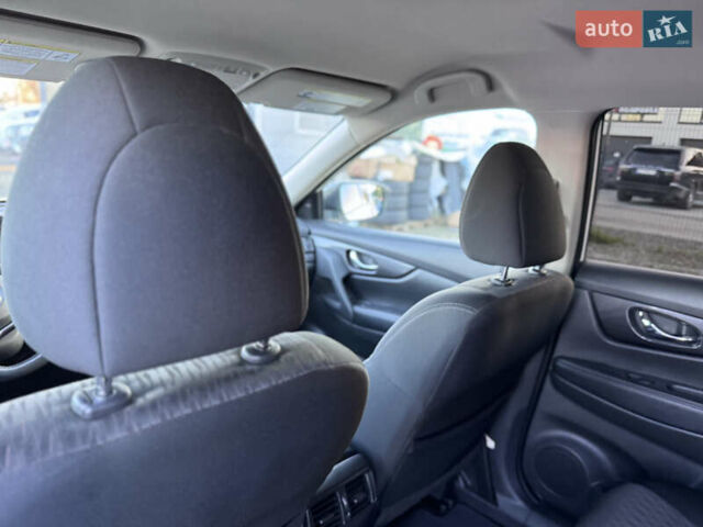 Белый Ниссан Rogue, объемом двигателя 2.5 л и пробегом 151 тыс. км за 14300 $, фото 40 на Automoto.ua