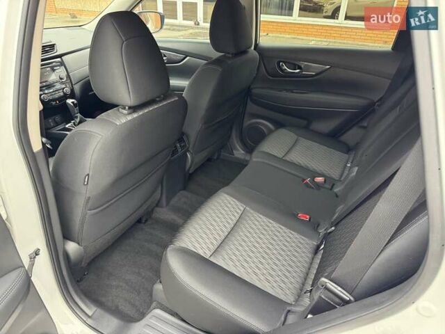 Белый Ниссан Rogue, объемом двигателя 2.49 л и пробегом 88 тыс. км за 14200 $, фото 19 на Automoto.ua