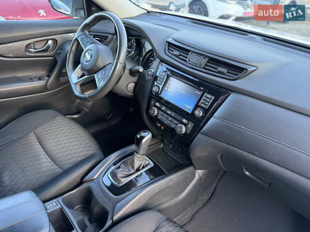 Белый Ниссан Rogue, объемом двигателя 2.5 л и пробегом 151 тыс. км за 14300 $, фото 50 на Automoto.ua