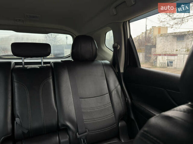 Белый Ниссан Rogue, объемом двигателя 2.49 л и пробегом 140 тыс. км за 11500 $, фото 7 на Automoto.ua