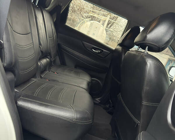 Белый Ниссан Rogue, объемом двигателя 2.49 л и пробегом 140 тыс. км за 11500 $, фото 23 на Automoto.ua