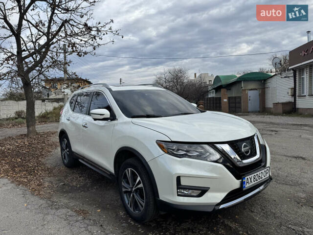 Белый Ниссан Rogue, объемом двигателя 2.49 л и пробегом 107 тыс. км за 16800 $, фото 2 на Automoto.ua