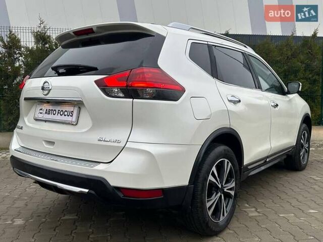 Белый Ниссан Rogue, объемом двигателя 2.49 л и пробегом 112 тыс. км за 13690 $, фото 4 на Automoto.ua
