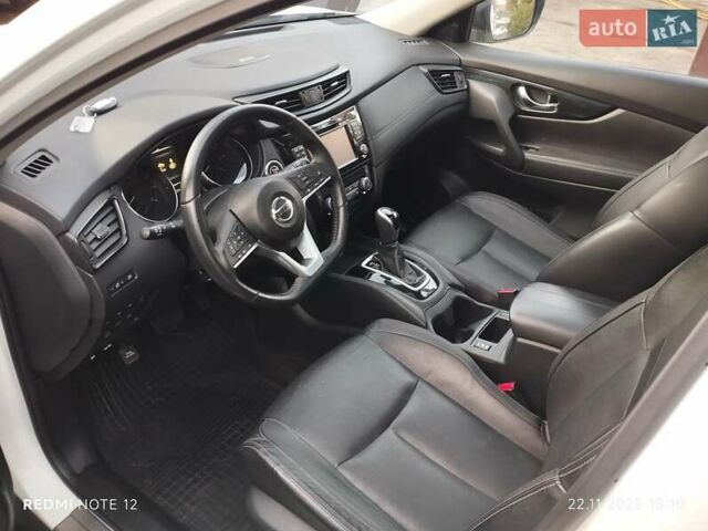 Белый Ниссан Rogue, объемом двигателя 2.49 л и пробегом 115 тыс. км за 14900 $, фото 8 на Automoto.ua