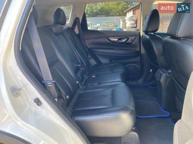 Белый Ниссан Rogue, объемом двигателя 2.49 л и пробегом 112 тыс. км за 14290 $, фото 10 на Automoto.ua