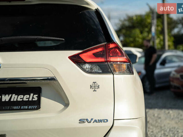 Белый Ниссан Rogue, объемом двигателя 2.49 л и пробегом 132 тыс. км за 14900 $, фото 6 на Automoto.ua