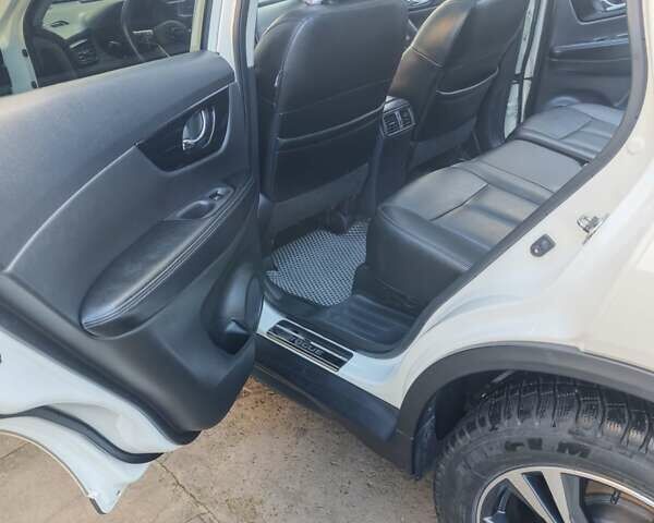 Белый Ниссан Rogue, объемом двигателя 2.49 л и пробегом 140 тыс. км за 15499 $, фото 9 на Automoto.ua