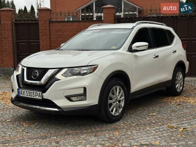 Белый Ниссан Rogue, объемом двигателя 2.49 л и пробегом 88 тыс. км за 14200 $, фото 3 на Automoto.ua