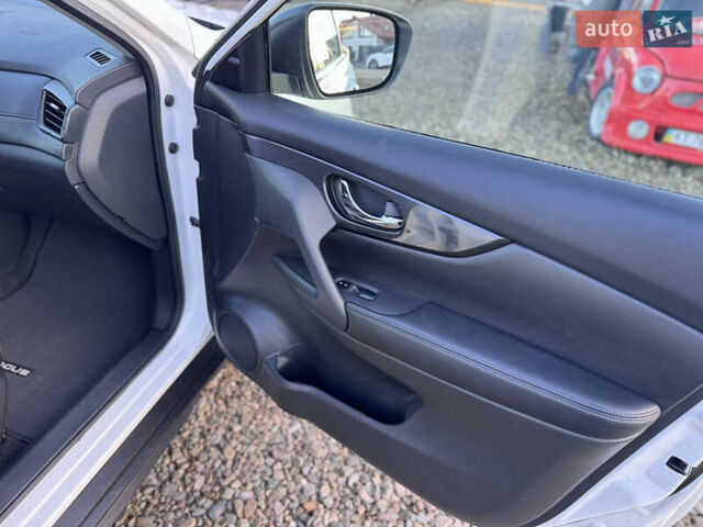 Белый Ниссан Rogue, объемом двигателя 2.5 л и пробегом 151 тыс. км за 14300 $, фото 47 на Automoto.ua