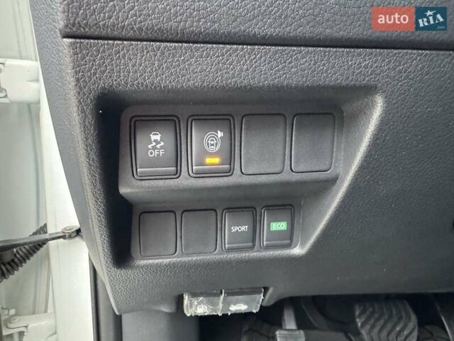 Белый Ниссан Rogue, объемом двигателя 2.49 л и пробегом 88 тыс. км за 14200 $, фото 18 на Automoto.ua