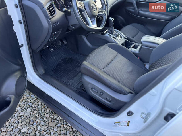 Белый Ниссан Rogue, объемом двигателя 2.5 л и пробегом 151 тыс. км за 14300 $, фото 27 на Automoto.ua