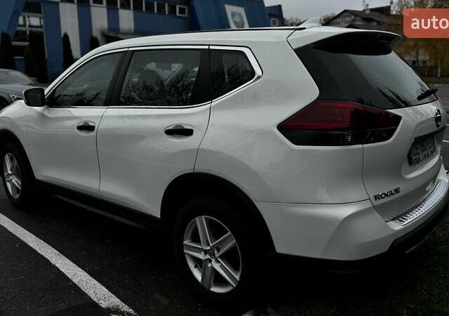 Белый Ниссан Rogue, объемом двигателя 2.5 л и пробегом 120 тыс. км за 13900 $, фото 4 на Automoto.ua