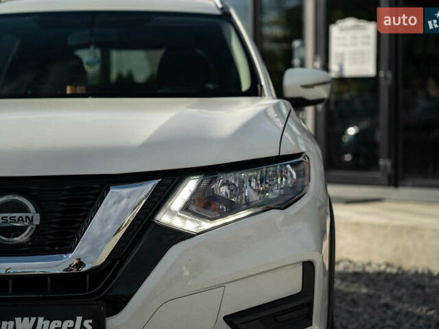 Белый Ниссан Rogue, объемом двигателя 2.49 л и пробегом 132 тыс. км за 14900 $, фото 9 на Automoto.ua