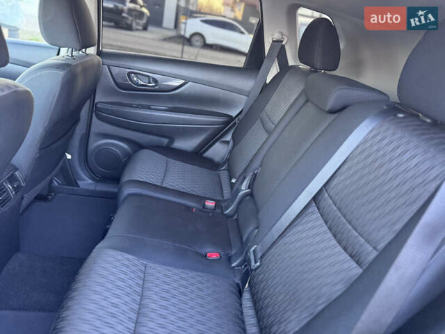 Белый Ниссан Rogue, объемом двигателя 2.5 л и пробегом 151 тыс. км за 14300 $, фото 39 на Automoto.ua