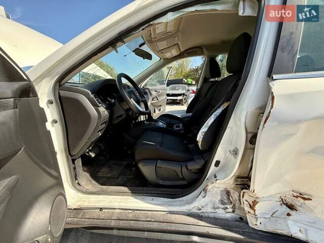 Белый Ниссан Rogue, объемом двигателя 2.49 л и пробегом 85 тыс. км за 7000 $, фото 28 на Automoto.ua