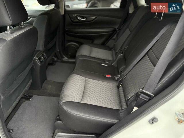 Белый Ниссан Rogue, объемом двигателя 2.49 л и пробегом 133 тыс. км за 13900 $, фото 39 на Automoto.ua