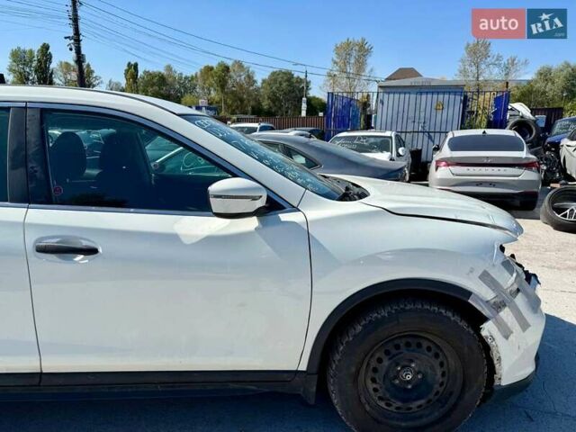 Белый Ниссан Rogue, объемом двигателя 2.49 л и пробегом 85 тыс. км за 7000 $, фото 18 на Automoto.ua