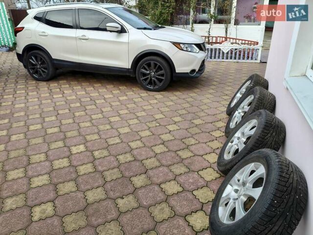 Білий Ніссан Rogue, об'ємом двигуна 2 л та пробігом 134 тис. км за 15300 $, фото 8 на Automoto.ua