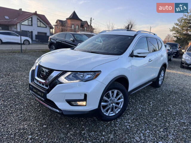 Белый Ниссан Rogue, объемом двигателя 2.5 л и пробегом 151 тыс. км за 14300 $, фото 2 на Automoto.ua