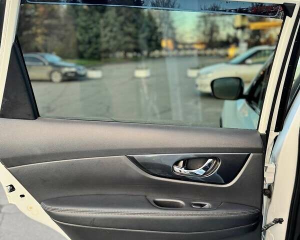 Белый Ниссан Rogue, объемом двигателя 2.49 л и пробегом 167 тыс. км за 15300 $, фото 23 на Automoto.ua