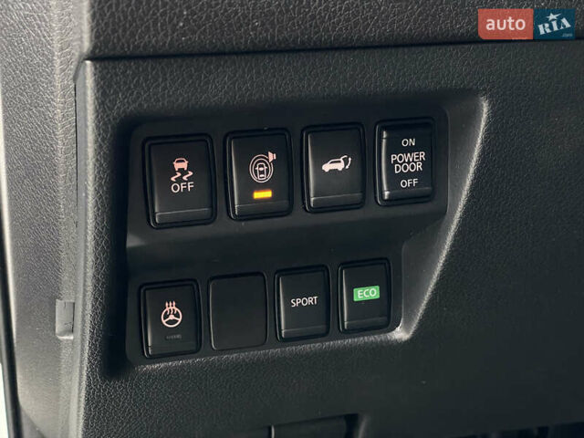 Белый Ниссан Rogue, объемом двигателя 2 л и пробегом 146 тыс. км за 17700 $, фото 26 на Automoto.ua