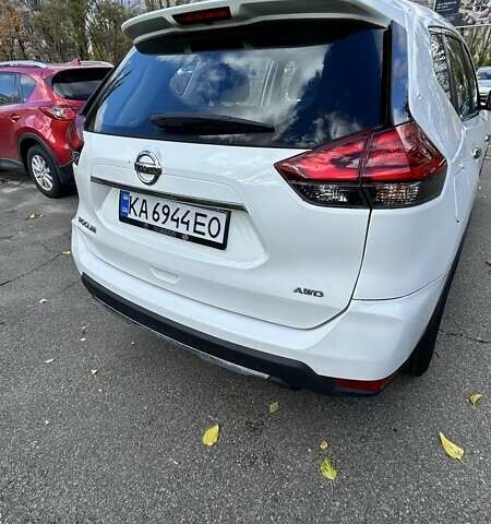 Ниссан Rogue 2017 в Киеве на Automoto.ua Белый Ниссан Rogue, объемом двигателя 2.49 л и пробегом 119 тыс. км за 13952 $, фото 3 на Automoto.ua