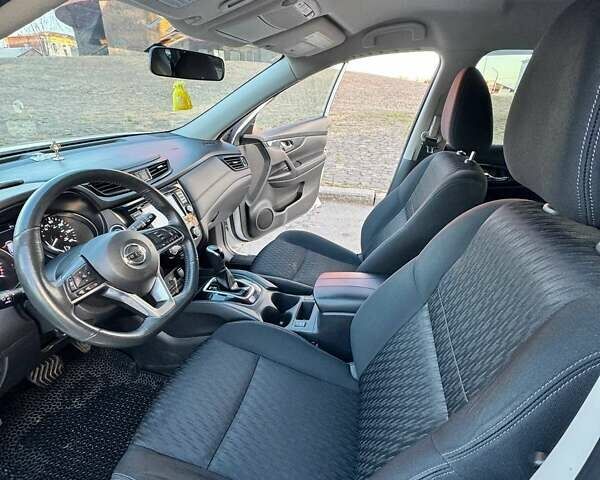 Белый Ниссан Rogue, объемом двигателя 2.49 л и пробегом 167 тыс. км за 15300 $, фото 15 на Automoto.ua