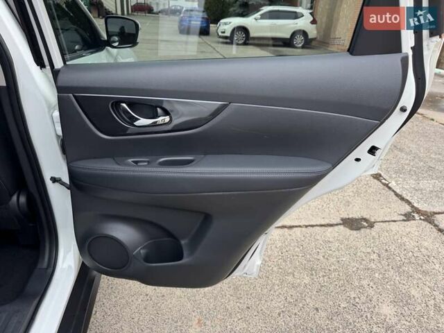 Белый Ниссан Rogue, объемом двигателя 2.49 л и пробегом 88 тыс. км за 14200 $, фото 23 на Automoto.ua