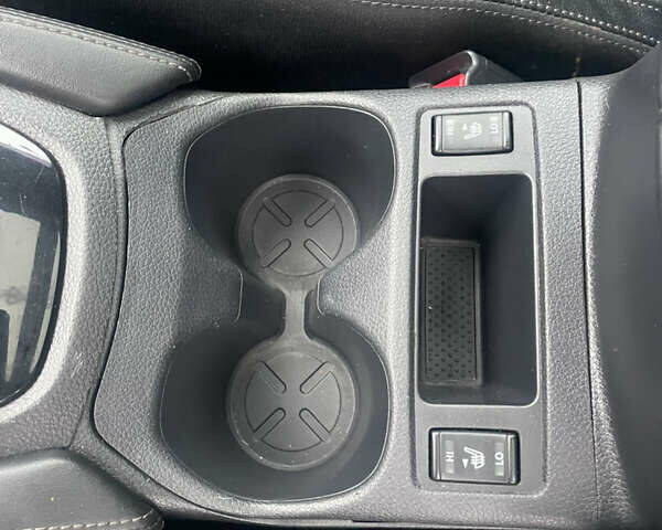 Белый Ниссан Rogue, объемом двигателя 2.5 л и пробегом 144 тыс. км за 15999 $, фото 16 на Automoto.ua