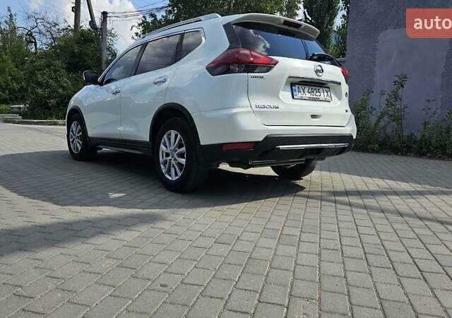 Белый Ниссан Rogue, объемом двигателя 2.49 л и пробегом 120 тыс. км за 13800 $, фото 10 на Automoto.ua