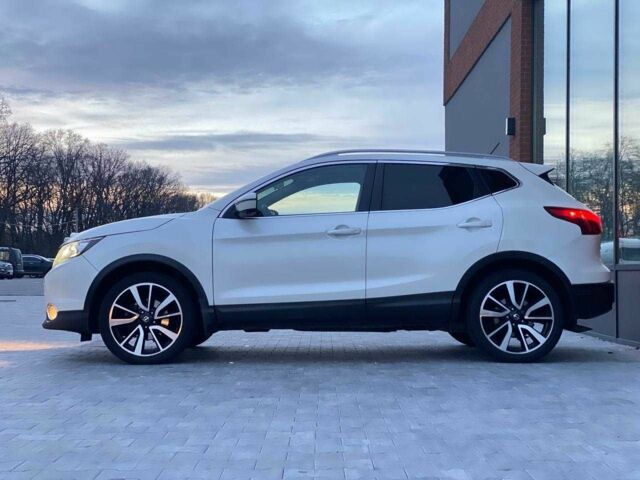 Білий Ніссан Rogue, об'ємом двигуна 2 л та пробігом 61 тис. км за 17690 $, фото 4 на Automoto.ua