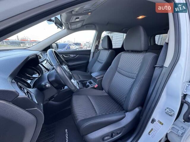 Белый Ниссан Rogue, объемом двигателя 2.5 л и пробегом 81 тыс. км за 17500 $, фото 11 на Automoto.ua