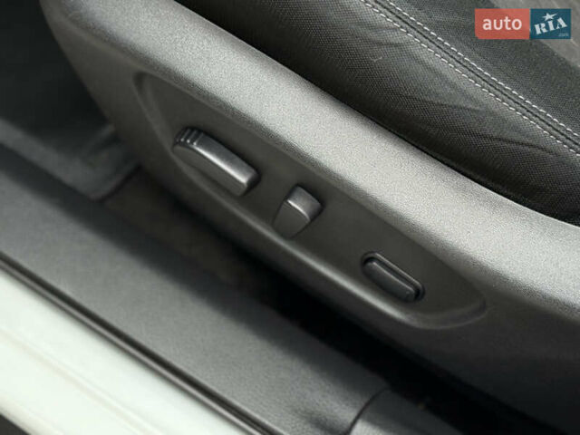 Белый Ниссан Rogue, объемом двигателя 2.49 л и пробегом 133 тыс. км за 13900 $, фото 51 на Automoto.ua