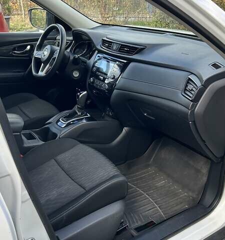 Ниссан Rogue 2017 в Киеве на Automoto.ua Белый Ниссан Rogue, объемом двигателя 2.49 л и пробегом 119 тыс. км за 13952 $, фото 14 на Automoto.ua