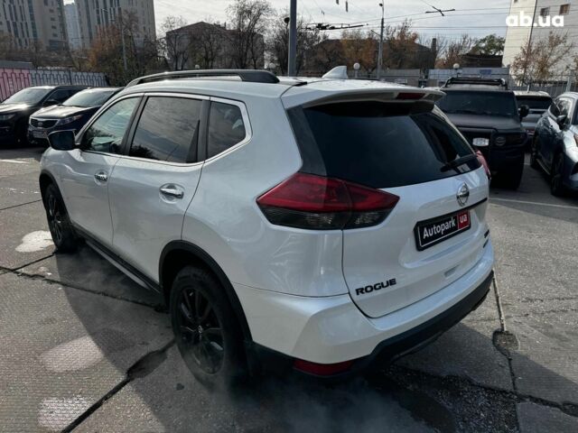 Белый Ниссан Rogue, объемом двигателя 2.5 л и пробегом 178 тыс. км за 14680 $, фото 4 на Automoto.ua