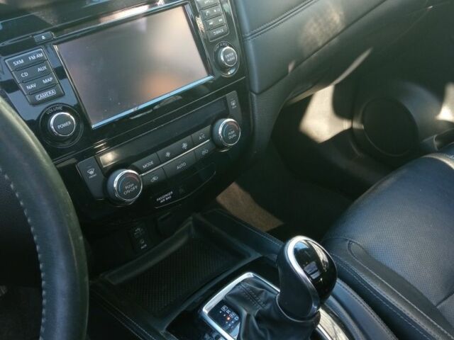 Белый Ниссан Rogue, объемом двигателя 2 л и пробегом 177 тыс. км за 15500 $, фото 6 на Automoto.ua