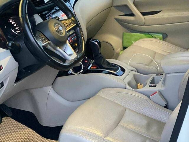 Білий Ніссан Rogue, об'ємом двигуна 2 л та пробігом 61 тис. км за 17690 $, фото 11 на Automoto.ua