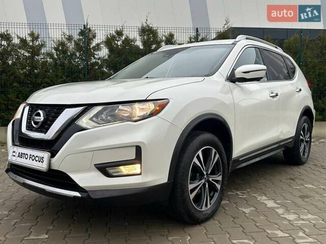 Белый Ниссан Rogue, объемом двигателя 2.49 л и пробегом 112 тыс. км за 13690 $, фото 2 на Automoto.ua