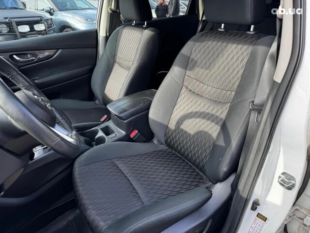 Белый Ниссан Rogue, объемом двигателя 2.5 л и пробегом 178 тыс. км за 14680 $, фото 11 на Automoto.ua