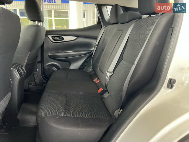 Белый Ниссан Rogue, объемом двигателя 2 л и пробегом 114 тыс. км за 14299 $, фото 15 на Automoto.ua