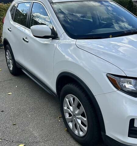 Ниссан Rogue 2017 в Киеве на Automoto.ua Белый Ниссан Rogue, объемом двигателя 2.49 л и пробегом 119 тыс. км за 13952 $, фото 8 на Automoto.ua