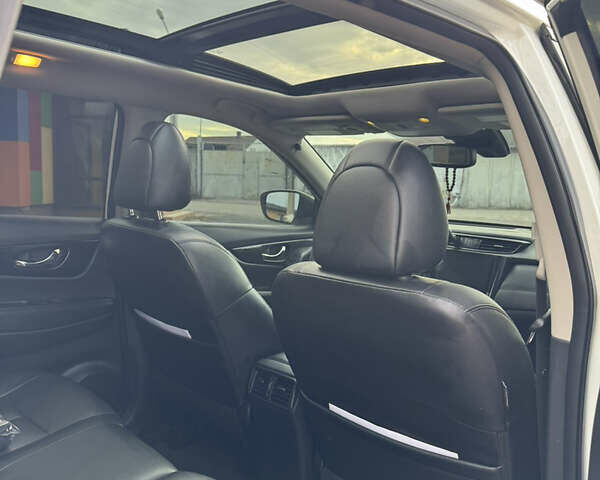 Белый Ниссан Rogue, объемом двигателя 2.49 л и пробегом 107 тыс. км за 16800 $, фото 11 на Automoto.ua