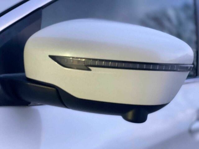 Білий Ніссан Rogue, об'ємом двигуна 2 л та пробігом 61 тис. км за 17690 $, фото 9 на Automoto.ua