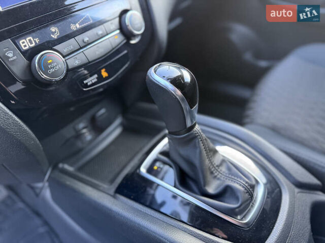 Белый Ниссан Rogue, объемом двигателя 2.5 л и пробегом 151 тыс. км за 14300 $, фото 32 на Automoto.ua