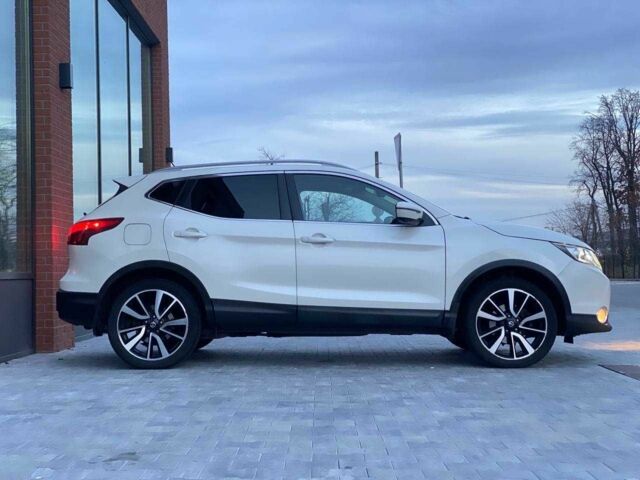 Білий Ніссан Rogue, об'ємом двигуна 2 л та пробігом 61 тис. км за 17690 $, фото 3 на Automoto.ua