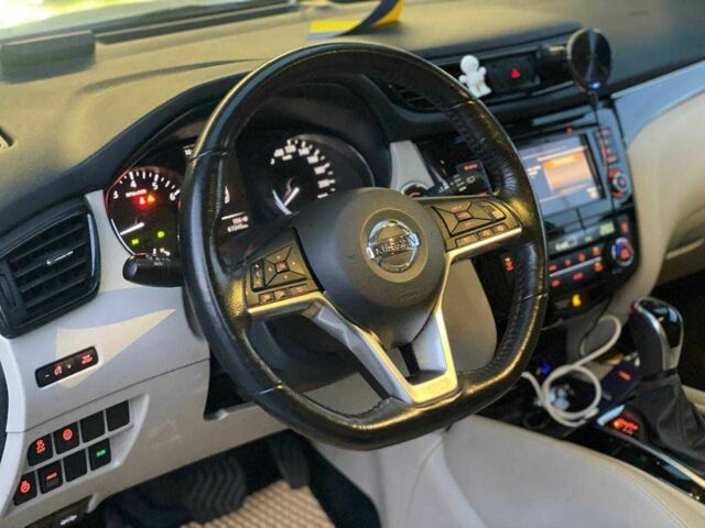 Білий Ніссан Rogue, об'ємом двигуна 2 л та пробігом 61 тис. км за 17690 $, фото 13 на Automoto.ua